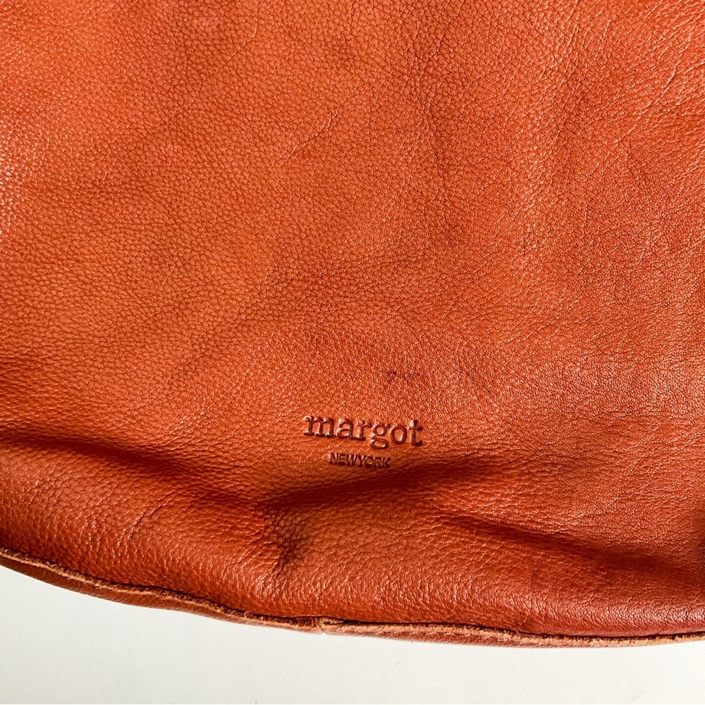 MARGOT New York Classic Leather Shoulder Bag in Rust Brown - Picture 2 of 7